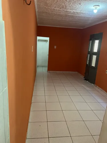 Aluga se Kitnet valor 550,00 no centro próx ao mercado São Sebastião
