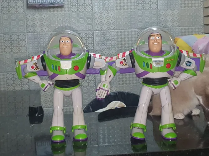 Buzz Lightyear ORIGINAL RARO (2) ambos falam em italiano!