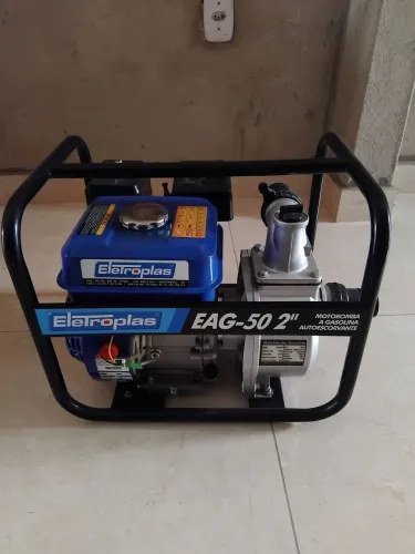 Vendo motor de puxar água 7.5 CV usados só 3 vezes interessados entratar em contato