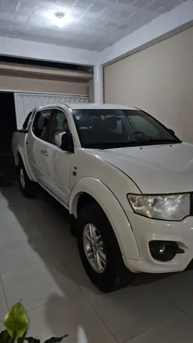 Mitsubishi L200 Triton HPE 3.2 CD TB Int.diesel AUT 2013