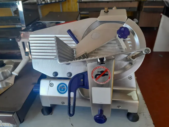 Cortador de frios de aluminio GLP 25 gural semi novo- bivolt