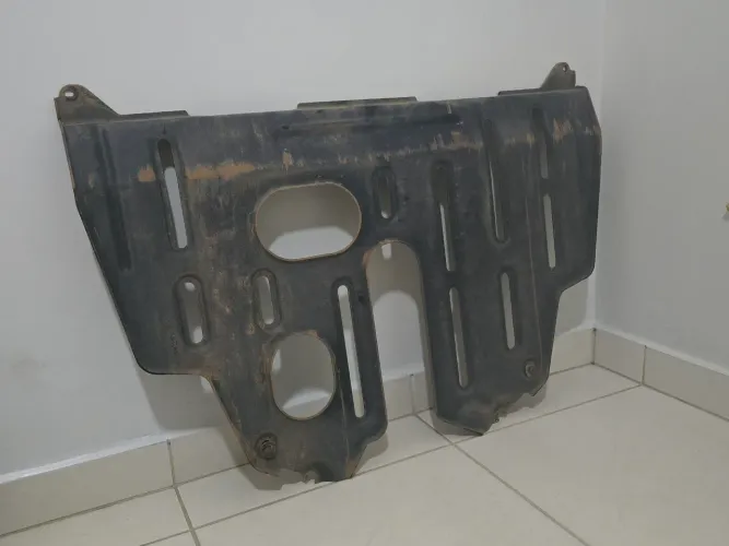 Peito de aço carro