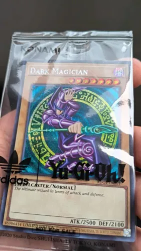 Carta Dark Magician ADC1-EN001 (colab adidas x Yu-Gi-Oh!), edição promocional limitada