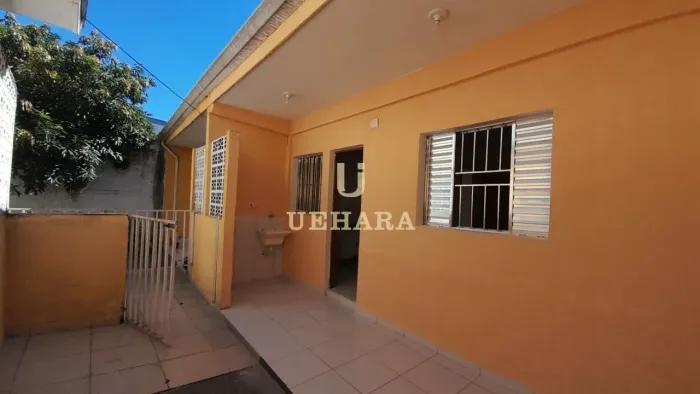 CASA COM 1 DORMITÓRIO PARA ALUGAR