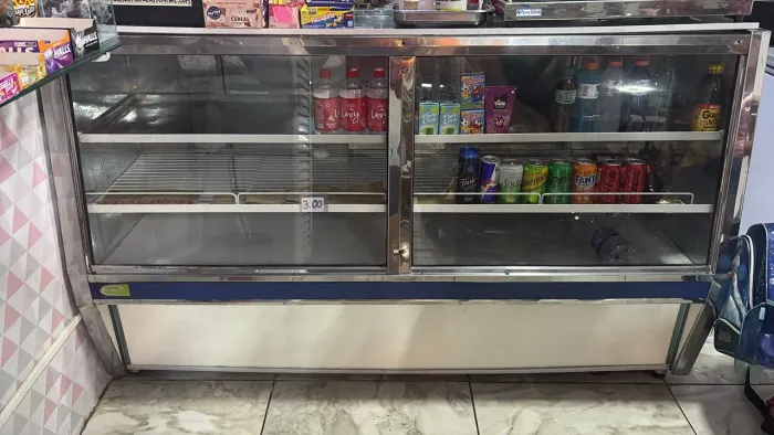 Geladeira expositora