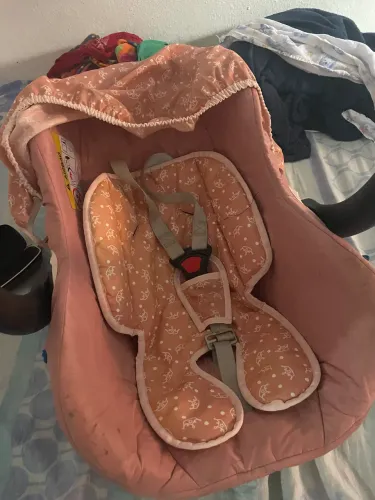 Bebê conforto menina