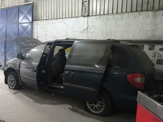 Chrysler Grand Caravan SE 3.3 V6 2003