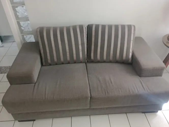 Vendo sofá 2 lugares