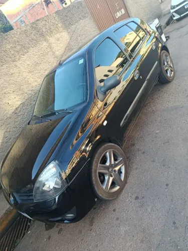 Renault Clio Hi-flex 1.0 16V 5P 2011