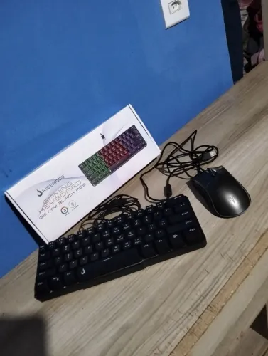 Kit teclado é mouse 