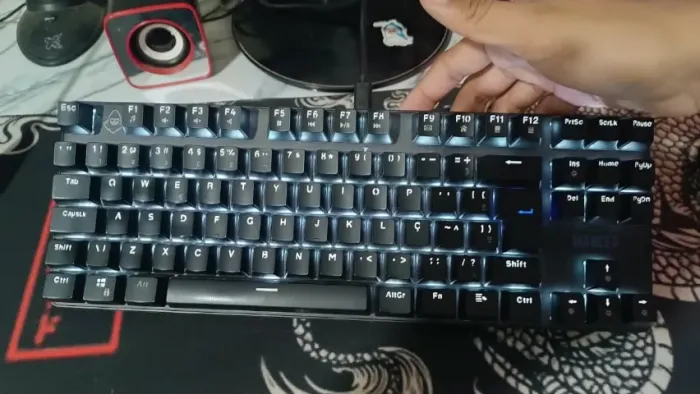 Teclado Mecânico Mancer Ghoul MK3 RGB ABNT2 (Para Conserto ou Peças)