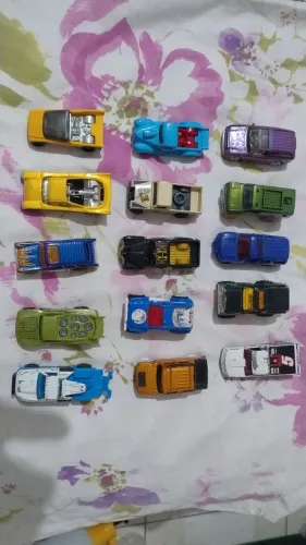 Lote 17 , Hotwheels loose.