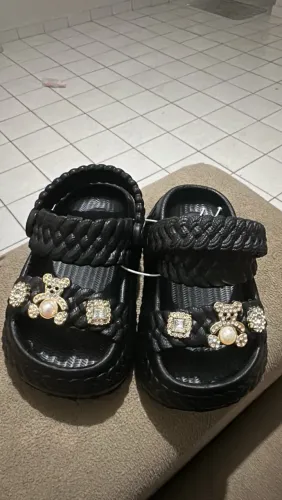 Chinela da moda pra menina