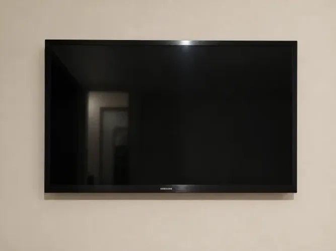 TV LED Samsung UN32J4290AG 32" HD - Smart TV + Controle Remoto Original