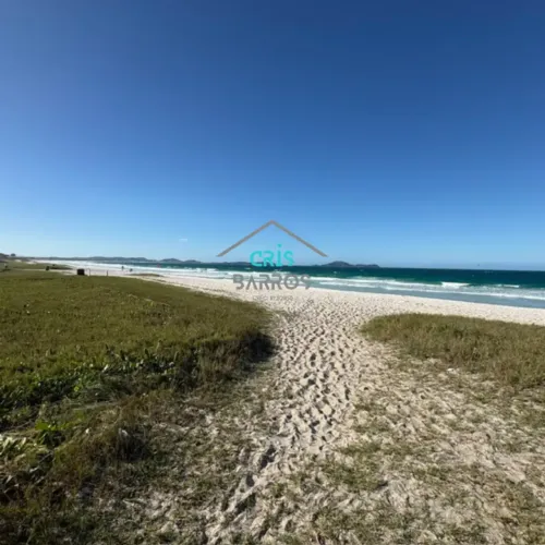 Casa Linear de Alto Padrão no Foguete: 4 Suítes, Piscina, Sauna e Gourmet em Cabo Frio