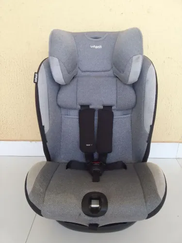 Cadeirinha de carro com isofix