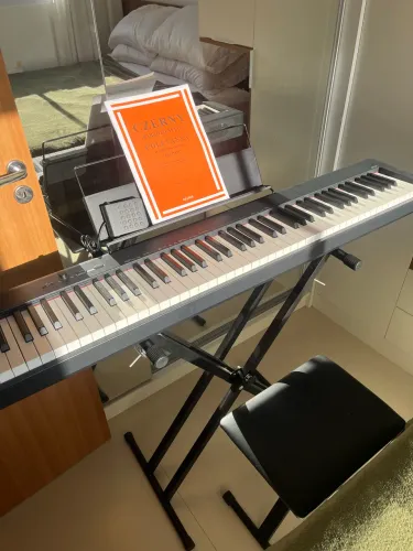 Piano Casio CDP-S100 + Suporte + Pedal