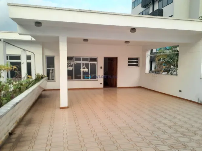 Sobrado para locação no Ipiranga com 4 quartos e 10 vagas de garagem