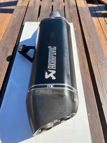 Escapamento AKRAPOVIC