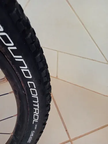 Pneu 2.5