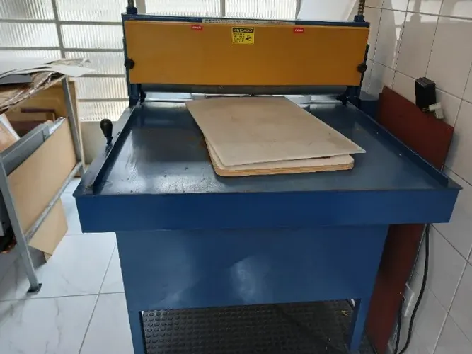 Maquina corte e vinco eletrica 80cm de boca + 80 facas.