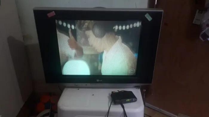 Tv 20 polegadas LG Tubo com conversor