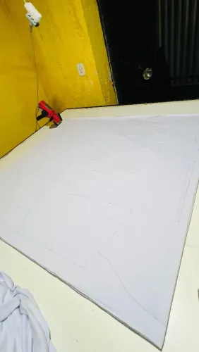 Mesa de corte e máquina de disco