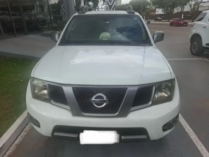 Nissan Frontier SV AT. CD 4X4 2.5 TB Dies. Aut. 2015