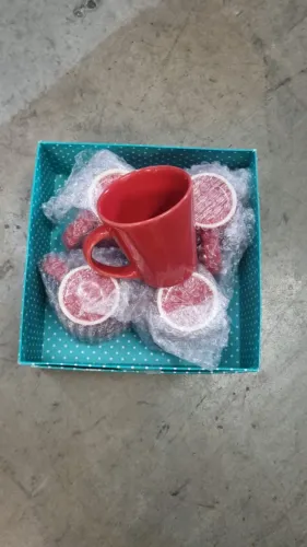 Xícara grande vermelha
