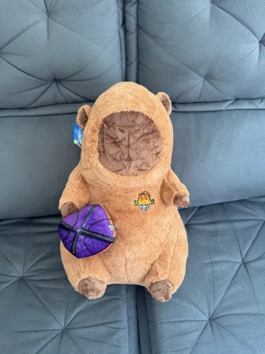Capivara de pelucia
