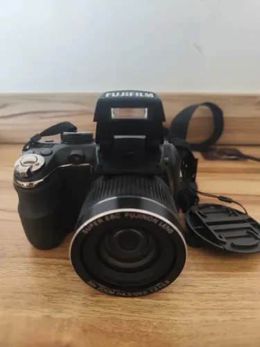 Máquina Fotográfica FinePix S4000 com DEFEITO