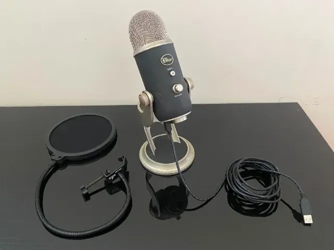 Microfone Blue Yeti Pro