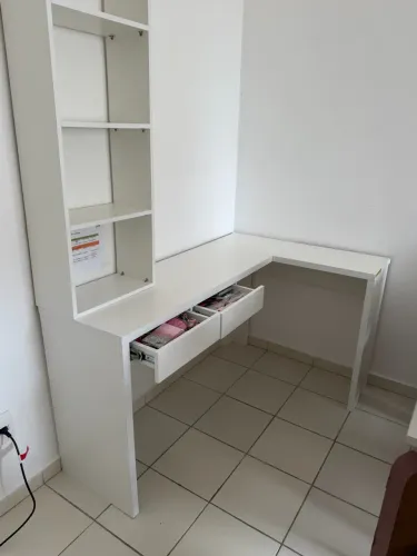 Móvel projetado (escrivaninha)
