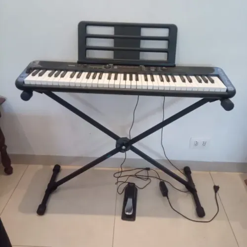 Teclado Musical Casio Ct-s300 + Pedal Sustain Suporte Fonte - Capa, caixa e manual