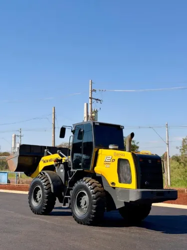 Pa Carregadeira New Holland 2023 12D Turbo