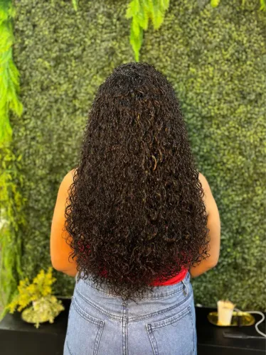 Mega hair cacheado