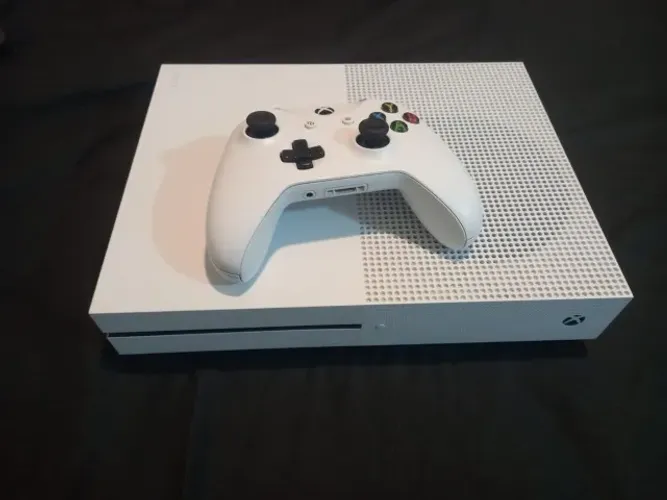 Xbox One S 1TB Branco - Excelente Estado
