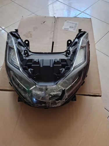 Farol PCX 160 ano 2024