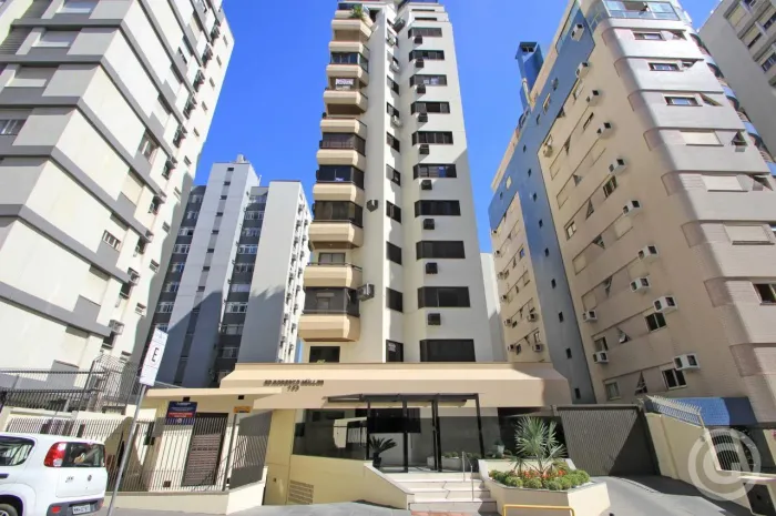 Viva com conforto e vista para o mar no Centro de Florianópolis