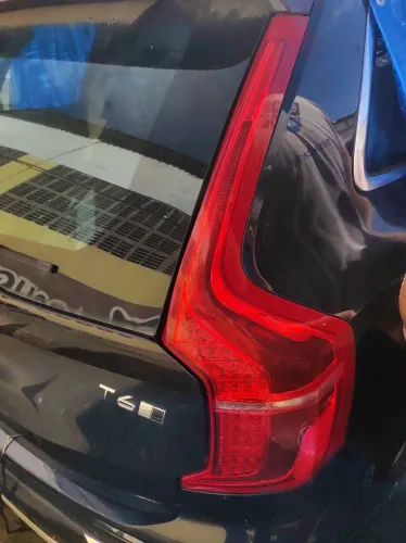 LANTERNA TRASEIRA DIREITA VOLVO XC90 2016