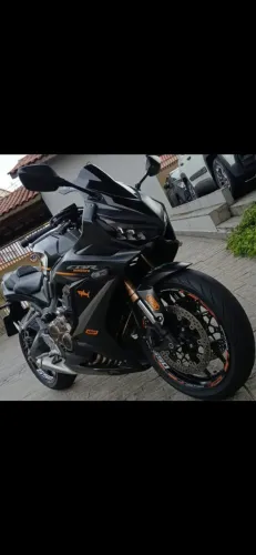 CBR 650 R IMPECÁVEL
