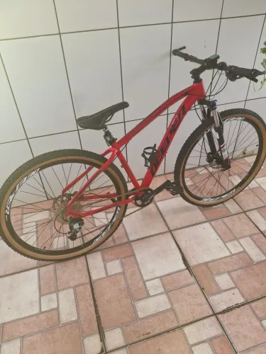 Vendo freio hidraulico , trava no amortecedor so 40 km andando cemi nova.