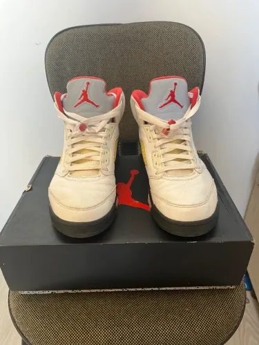 Air Jordan 5 Retrô