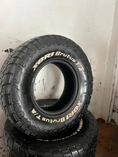 Pneus 285/75 R16 Xbri usados