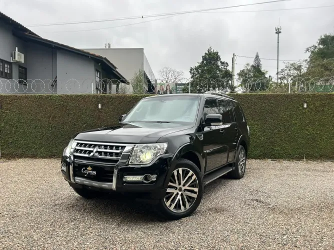 Mitsubishi Pajero HPE Full 3.2 4X4 T.i.dies. 5P AUT 2020