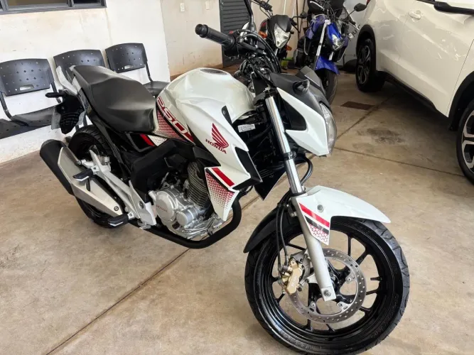 Honda CB250F Twister CBS 2022