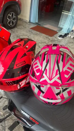Vendo capacetes(casal)