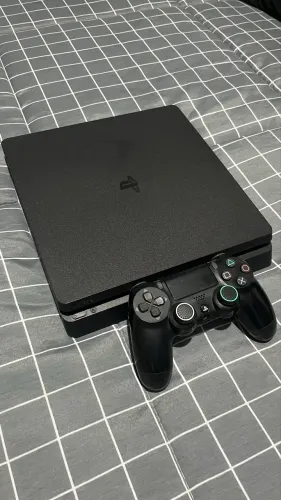 Playstation 4 Slim 1Tb + Fifa 18 + Controle sem fio original