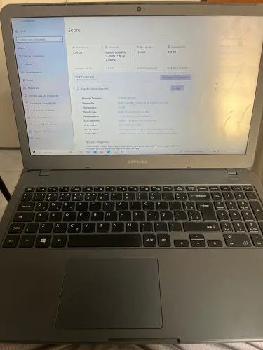Notebook Samsung Essentials E30