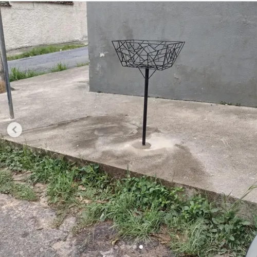 Lixeira para calçada reforçada